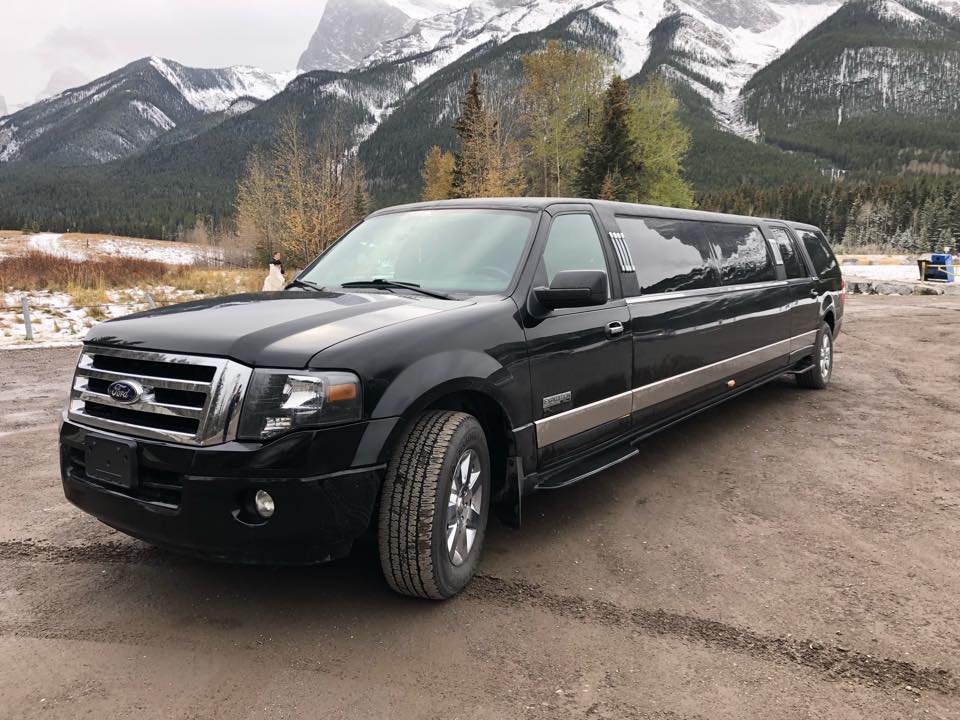 limousine on a wedding in Banff